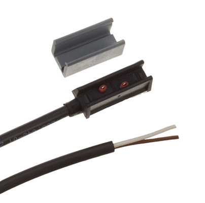 自動車用ワイヤーハーネス EDGAR-151 PRS コネクタカバー スナップフィットハウジング リテンションタブ付き